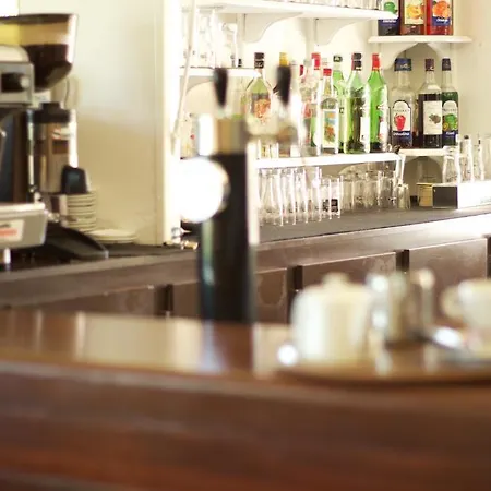 La Table De Cana-gradignan Hotel