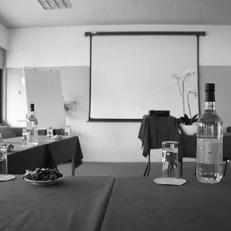 Hotel La Table De Cana-gradignan 3*