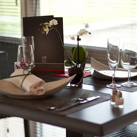 La Table De Cana-gradignan Hotel Gradignan