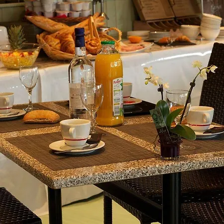 Hotel La Table De Cana-gradignan 3*