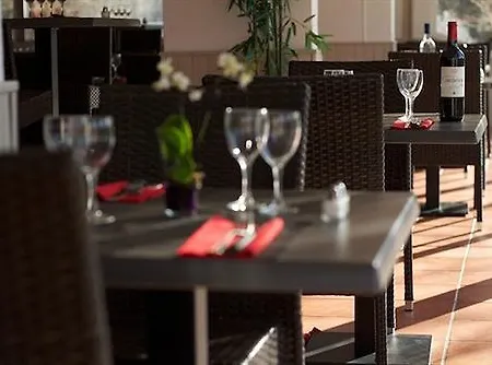Hotel La Table De Cana-gradignan 3*